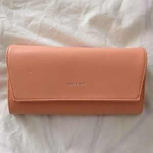 Matt & Nat coral Vera wallet